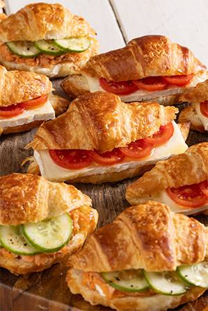 מגש מיני כריכי קרואסון 