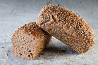 לחם 100% כוסמין וגרעינים 