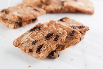 עוגיות בריאות גרנולה וצימוקים       ללא תוספת סוכר