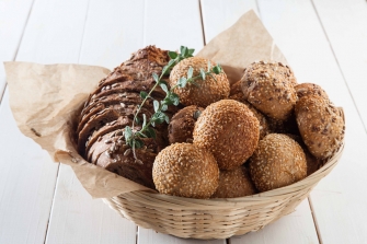 סלסלת לחמים מעורבת