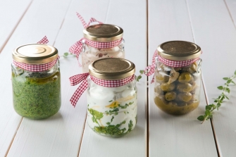 צנצנת לאבנה מתובלת