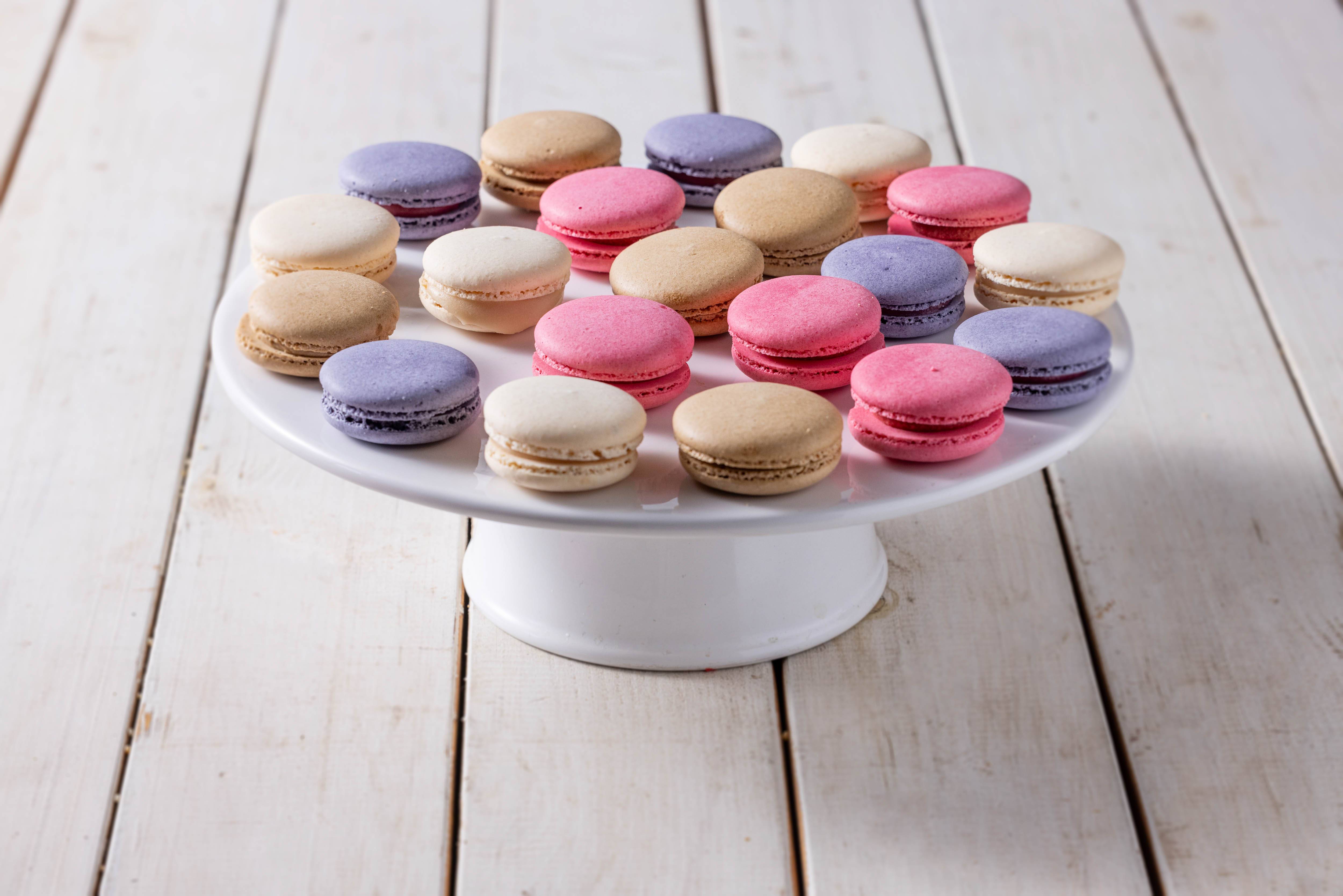 מגש עוגיות מקרון 20 יח' בטעמים 